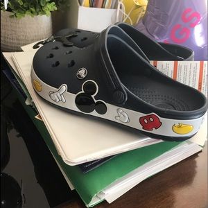 MICKEY CROCS